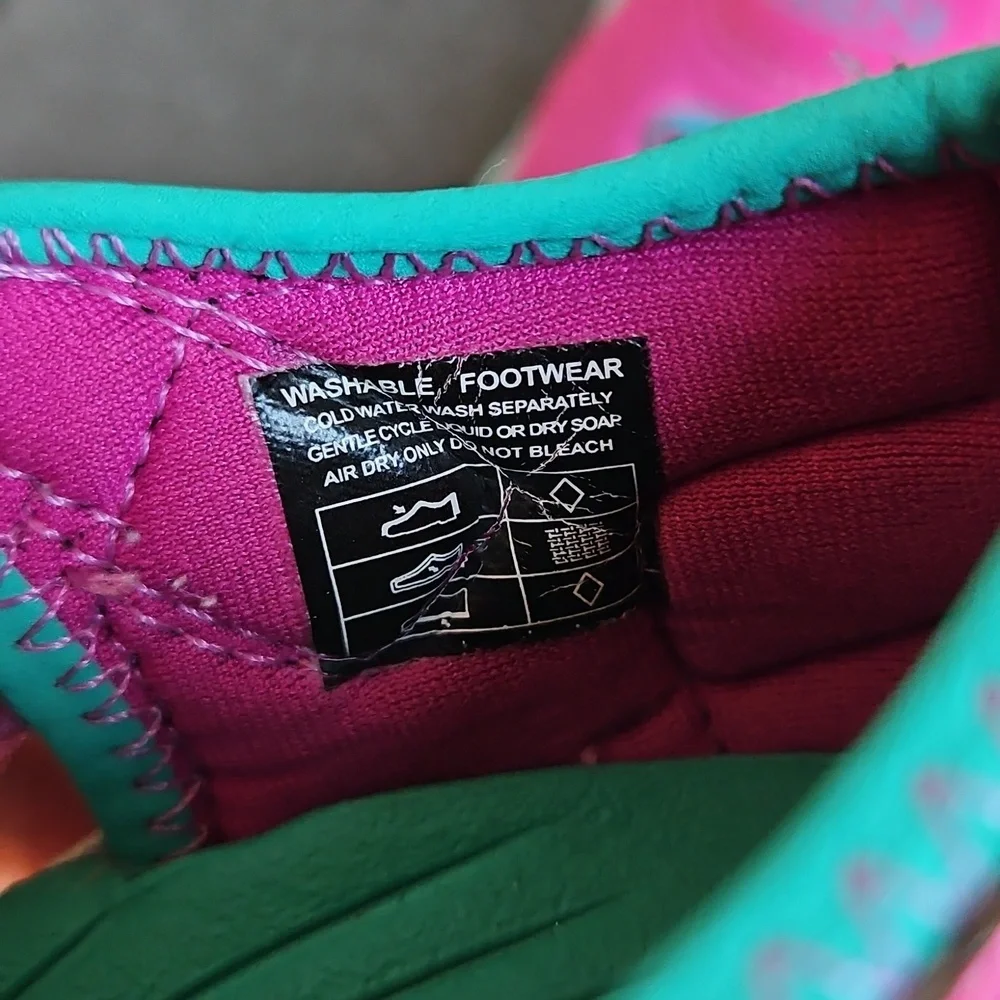 Two Pair Of Kids Water Shoes - Keen and Native - Picture 2 of 13